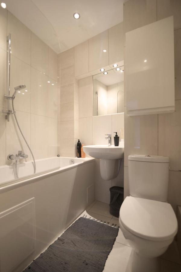 By The River And City Center - Comfortable Rooms Wroclaw Dış mekan fotoğraf